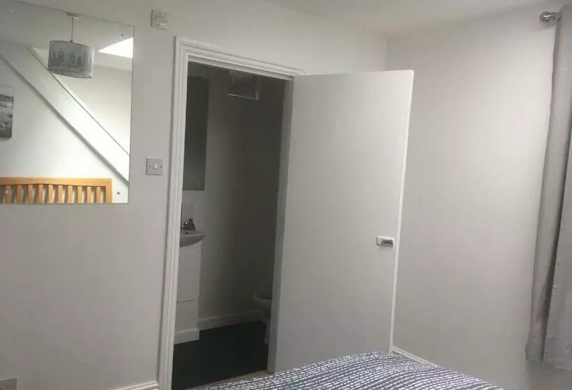 Retkeilymaja Palace Surf Lodge