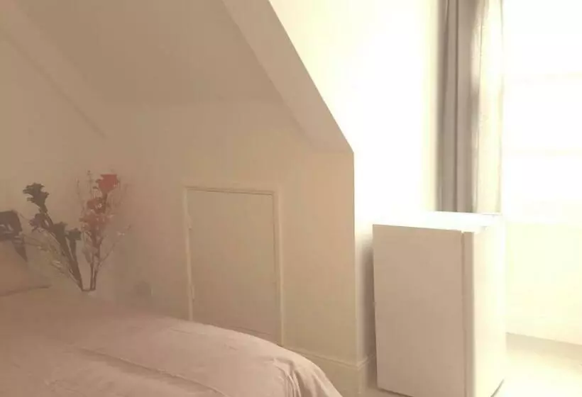 Retkeilymaja Palace Surf Lodge