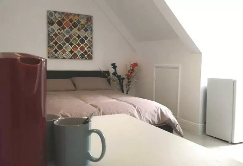 Retkeilymaja Palace Surf Lodge