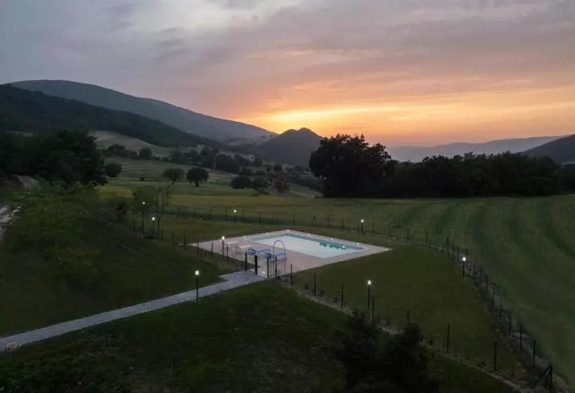 ホテル Agriturismo Calamello