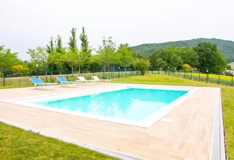 ホテル Agriturismo Calamello