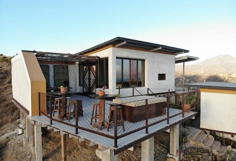 מלון כמוסות Native Residence