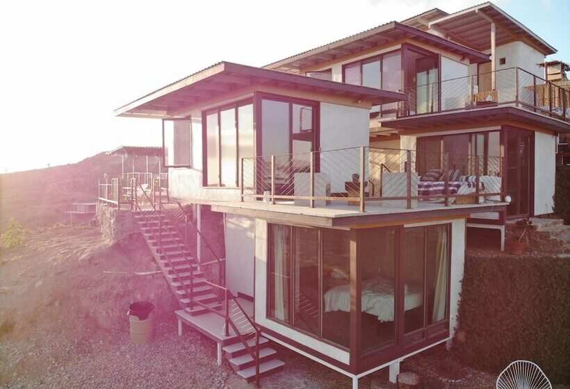 מלון כמוסות Native Residence