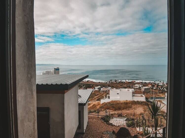 מלון כמוסות Native Residence