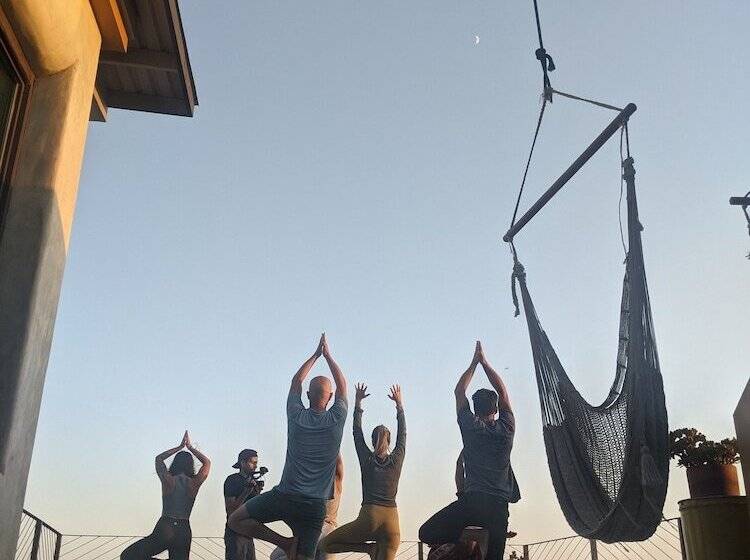 מלון כמוסות Native Residence