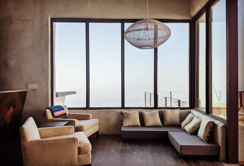 מלון כמוסות Native Residence