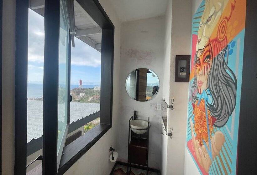 מלון כמוסות Native Residence