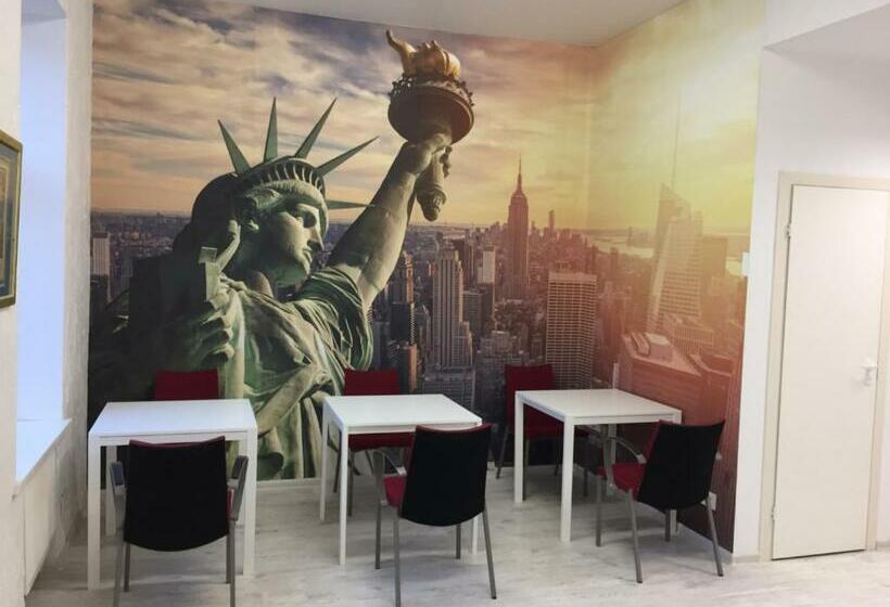 پانسیون Hostel Liberty