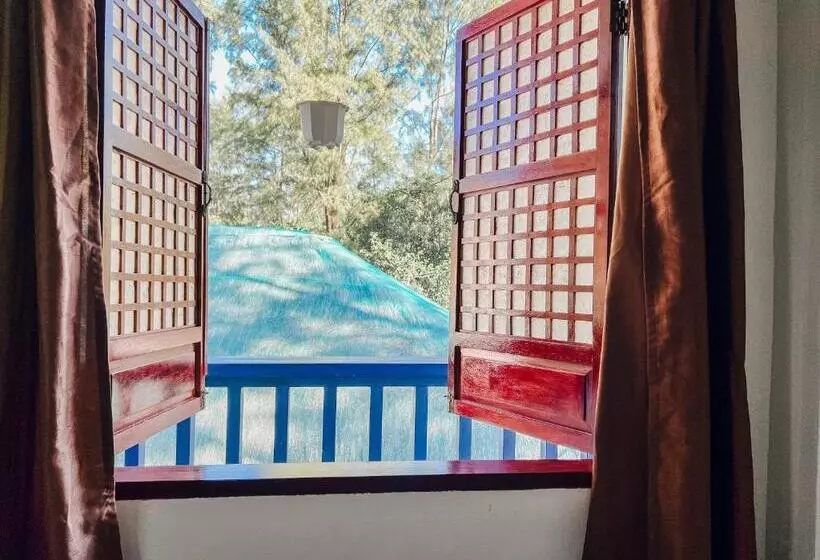 استراحتگاه Lazerena Lodge