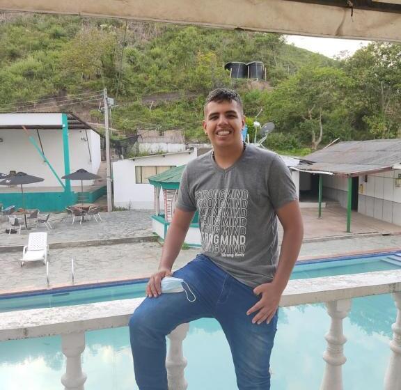 فندق Esmeralda Entre Montañas