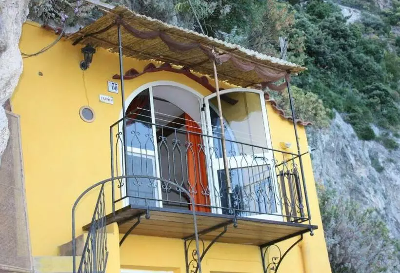 ペンション Casa Reginella   Borgo Marinaro