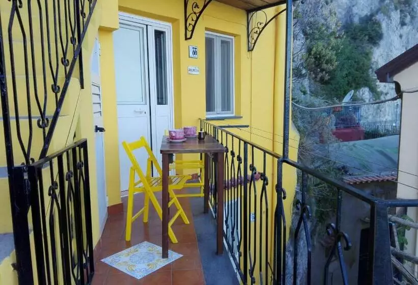 ペンション Casa Reginella   Borgo Marinaro