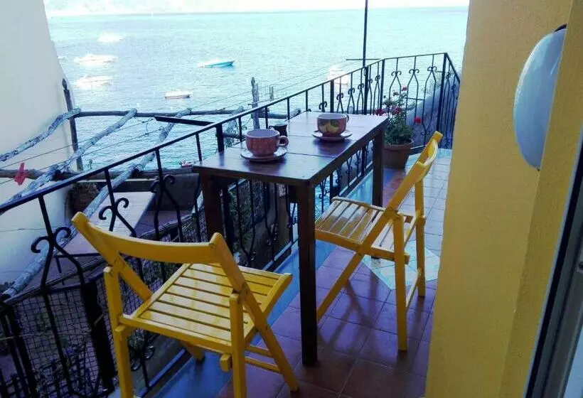 ペンション Casa Reginella   Borgo Marinaro