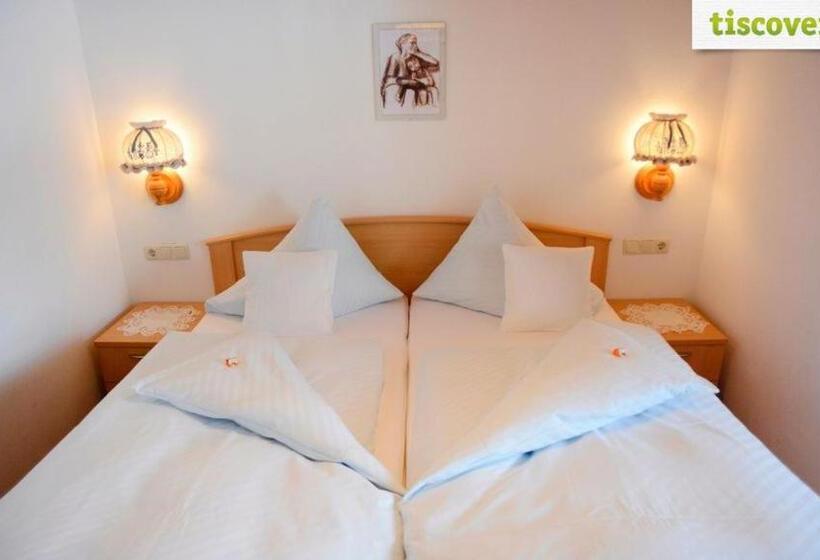 פנסיון Gastehaus Wolf