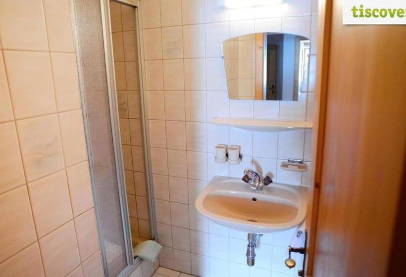 פנסיון Gastehaus Wolf