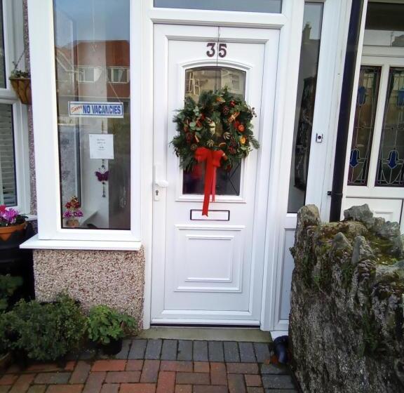 تختخواب و صبحانه Applebys Guest House