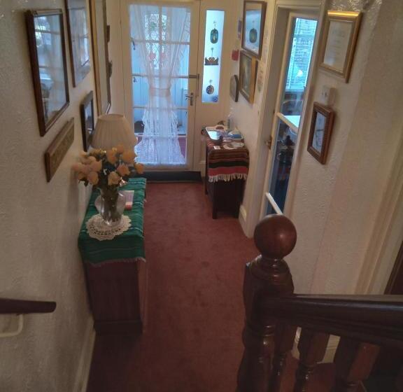 تختخواب و صبحانه Applebys Guest House