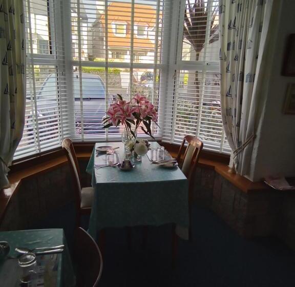 تختخواب و صبحانه Applebys Guest House