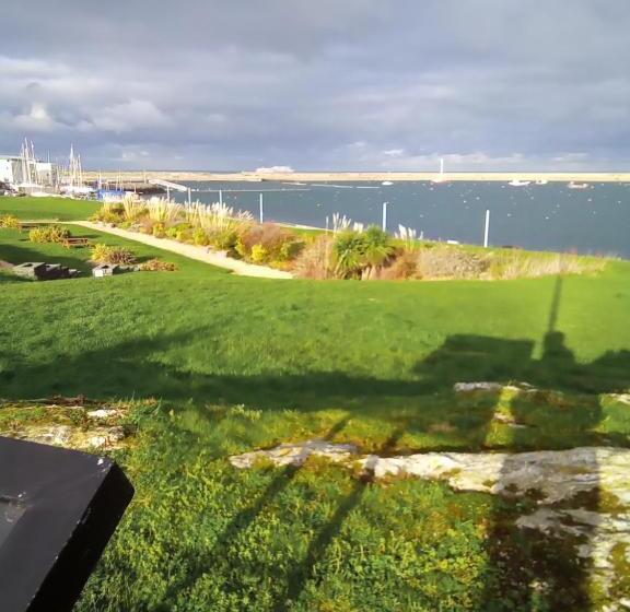 تختخواب و صبحانه Applebys Guest House