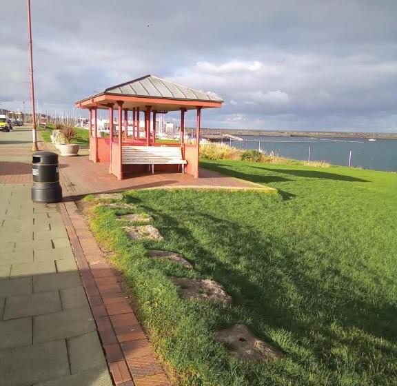 تختخواب و صبحانه Applebys Guest House