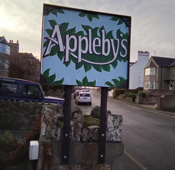 تختخواب و صبحانه Applebys Guest House