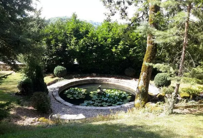 Aamiaismajoitus (B&B) Chateau De Courbelimagne, Raulhac