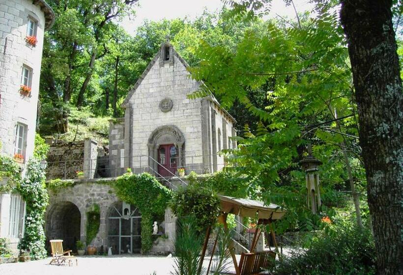 住宿加早餐  Chateau De Courbelimagne, Raulhac