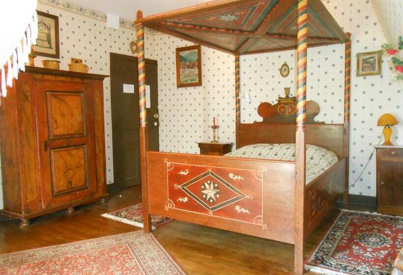 住宿加早餐  Chateau De Courbelimagne, Raulhac