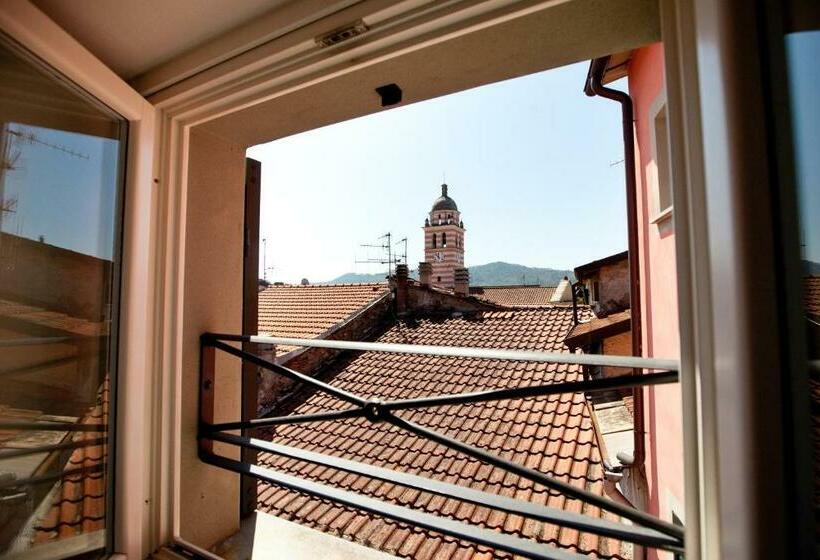 Bed and Breakfast La Luna Nel Borgo