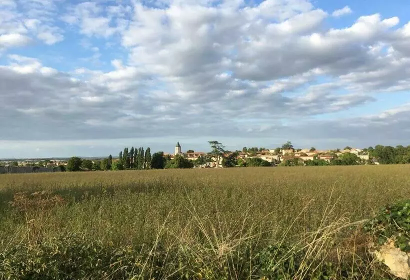 Aamiaismajoitus (B&B) Le Grenier 1 Rue Verte Tusson 16140 France