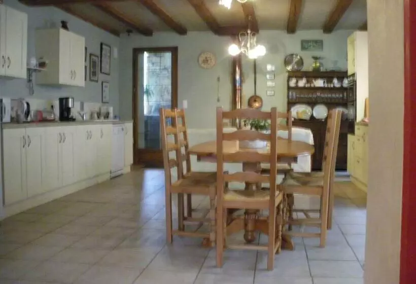 Aamiaismajoitus (B&B) Le Grenier 1 Rue Verte Tusson 16140 France