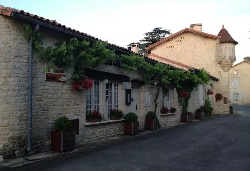 Aamiaismajoitus (B&B) Le Grenier 1 Rue Verte Tusson 16140 France