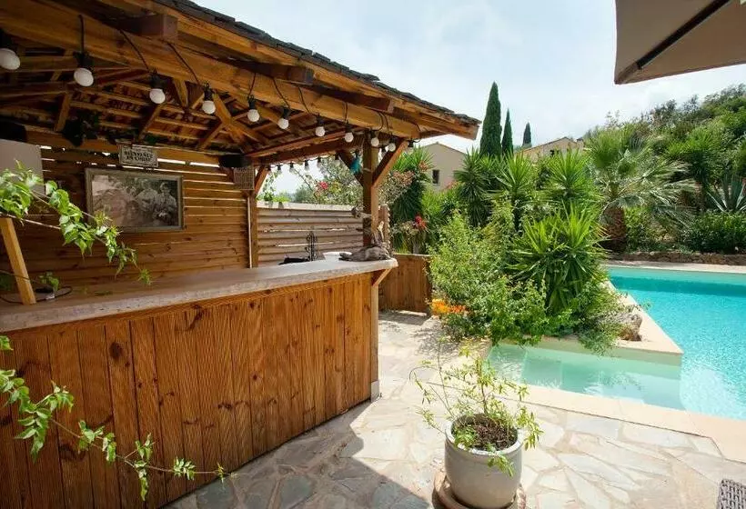 Aamiaismajoitus (B&B) Villa Mimosa