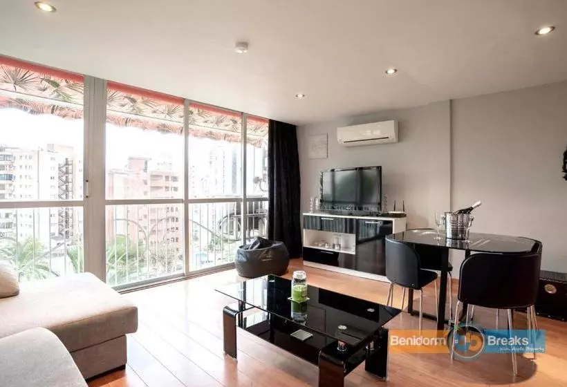 Epic Apartment With Stunning Gardens & Pool Wifi And Aircon