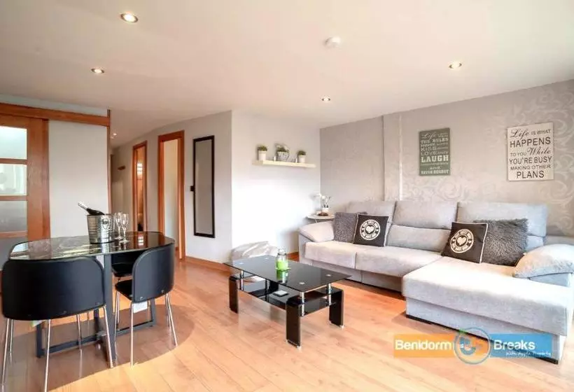 Epic Apartment With Stunning Gardens & Pool Wifi And Aircon