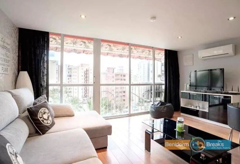 Epic Apartment With Stunning Gardens & Pool Wifi And Aircon
