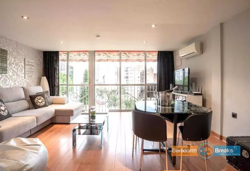 Epic Apartment With Stunning Gardens & Pool Wifi And Aircon