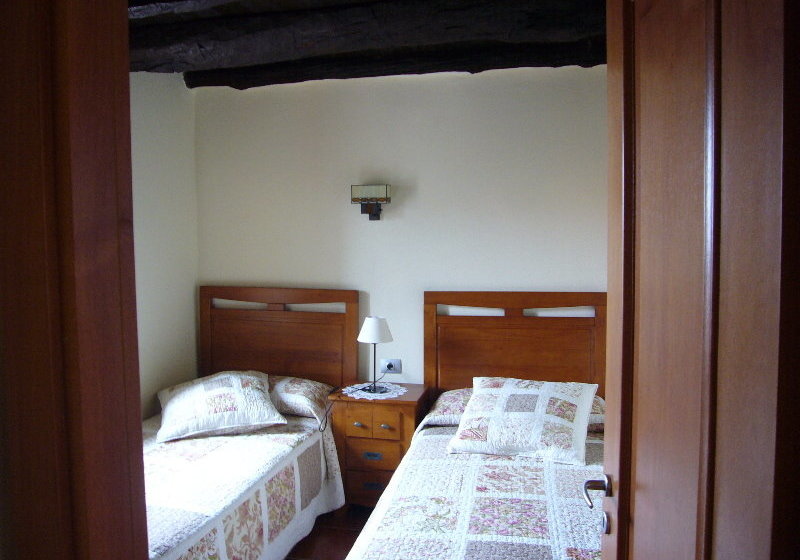 Casas Rurales Los Almendreros/los Perales