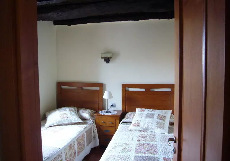 Casas Rurales Los Almendreros/los Perales