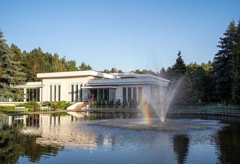 فندق فئة نجمة واحدة Perła Leśna Nadarzyn