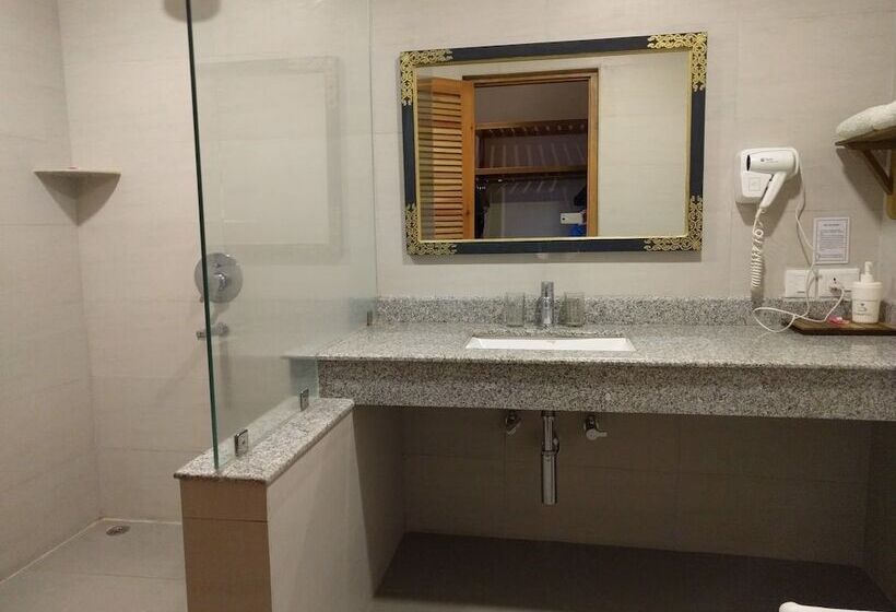 هتل Damchen Resort