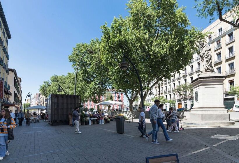 هتل Hostal Art Madrid