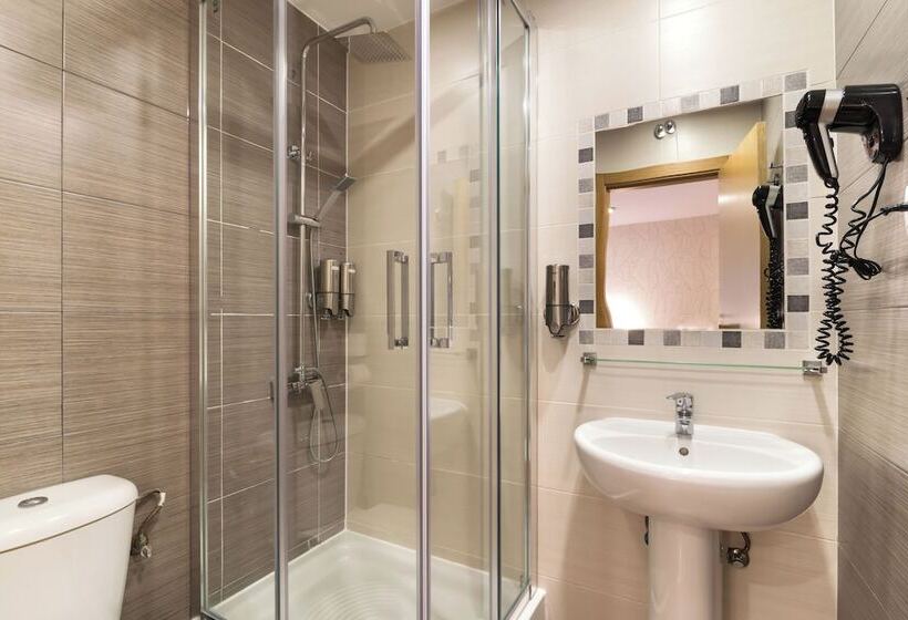 هتل Hostal Art Madrid