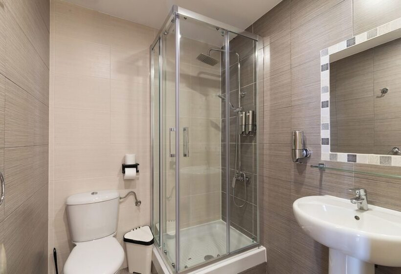 هتل Hostal Art Madrid