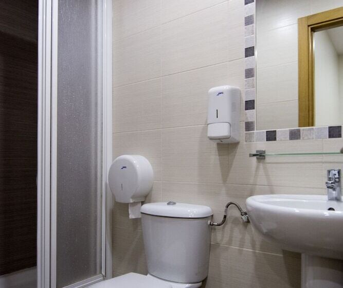 هتل Hostal Art Madrid