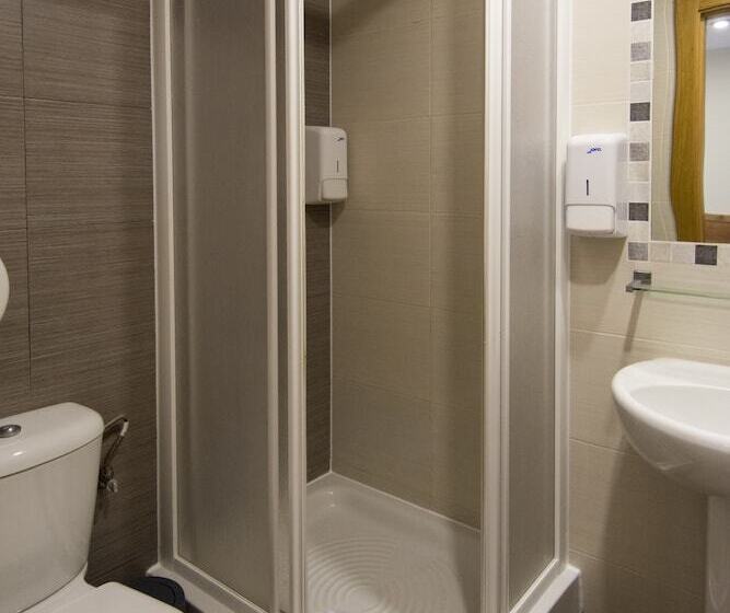 هتل Hostal Art Madrid