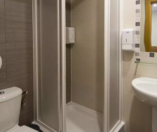 هتل Hostal Art Madrid