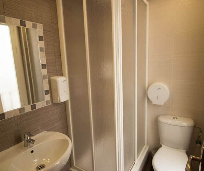 هتل Hostal Art Madrid