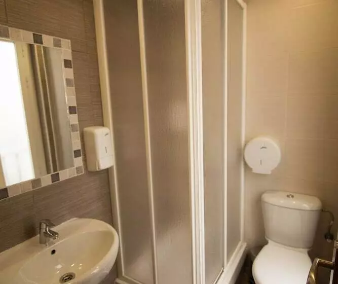 هتل Hostal Art Madrid