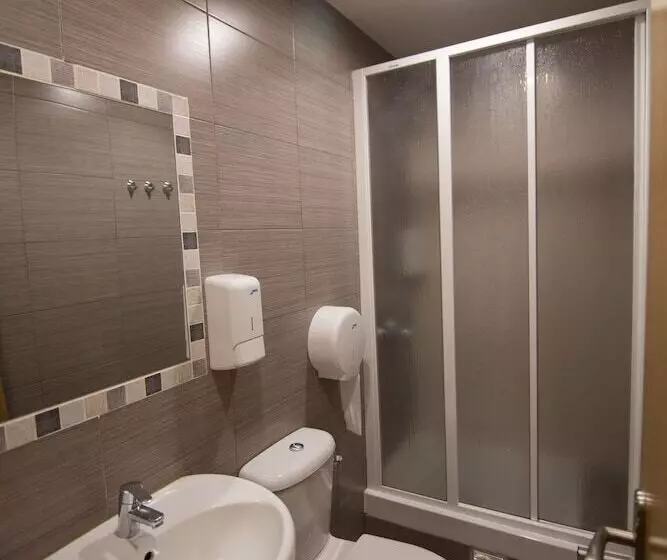 هتل Hostal Art Madrid